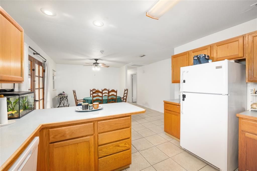 Active With Contract: $218,000 (3 beds, 2 baths, 1144 Square Feet)