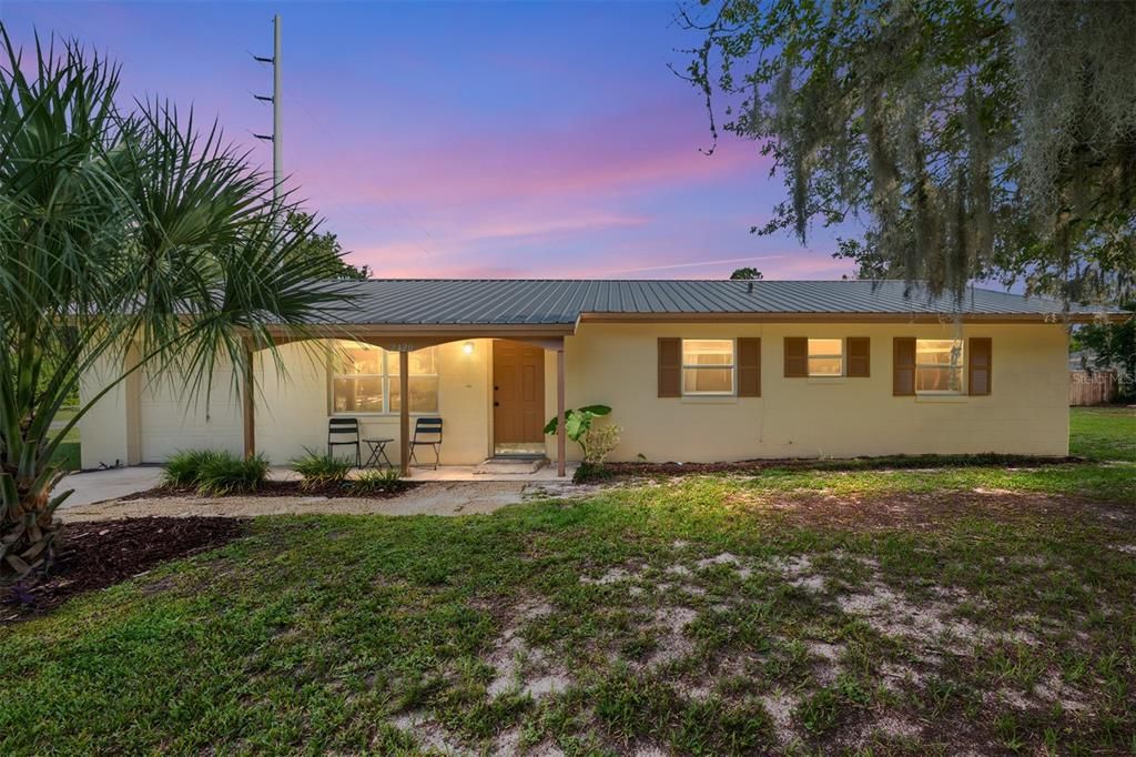 Active With Contract: $218,000 (3 beds, 2 baths, 1144 Square Feet)