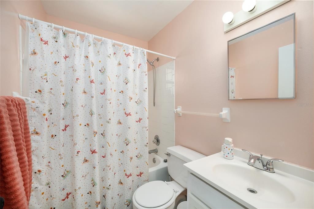Active With Contract: $218,000 (3 beds, 2 baths, 1144 Square Feet)