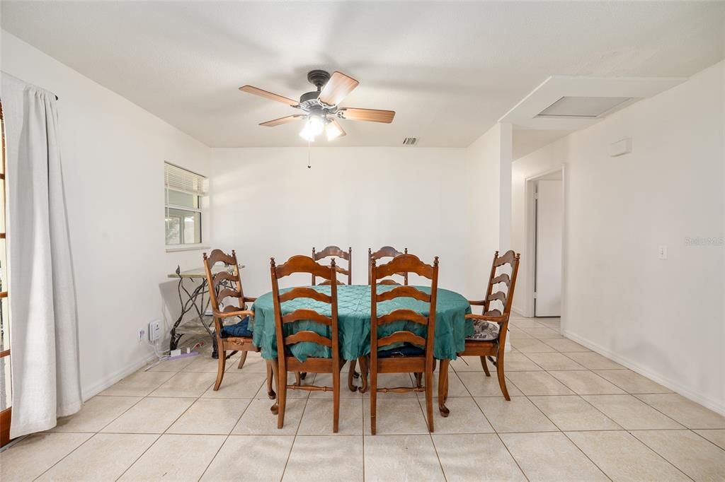 Active With Contract: $218,000 (3 beds, 2 baths, 1144 Square Feet)
