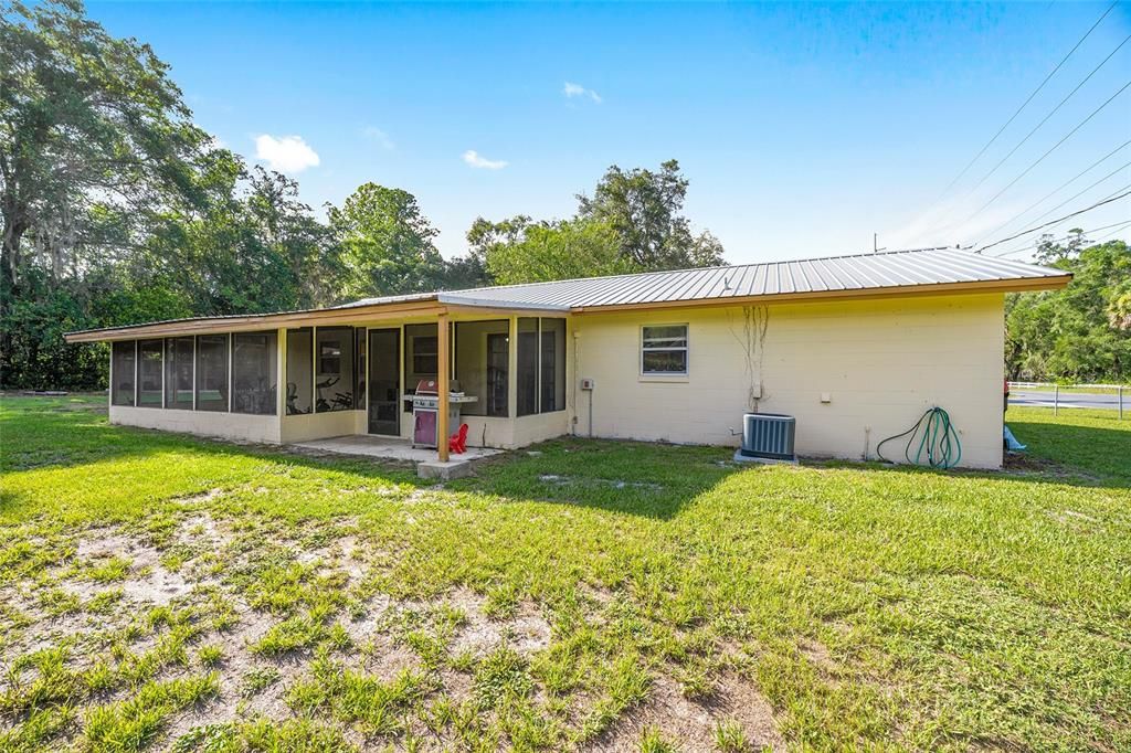 Active With Contract: $218,000 (3 beds, 2 baths, 1144 Square Feet)