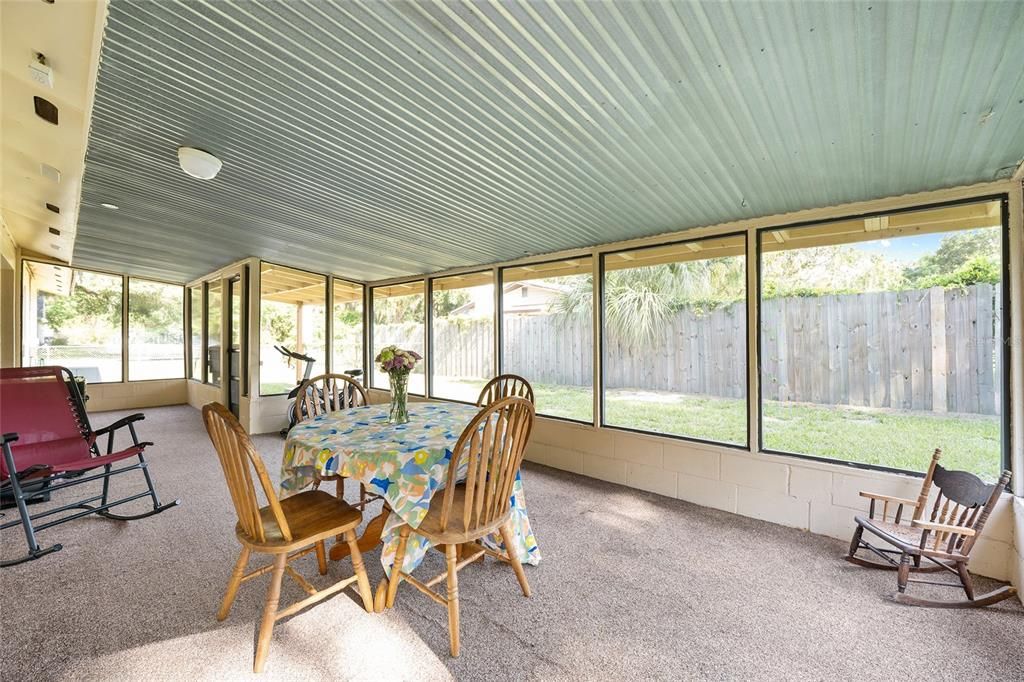 Active With Contract: $218,000 (3 beds, 2 baths, 1144 Square Feet)