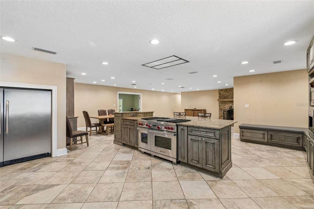 For Sale: $850,000 (5 beds, 4 baths, 3237 Square Feet)