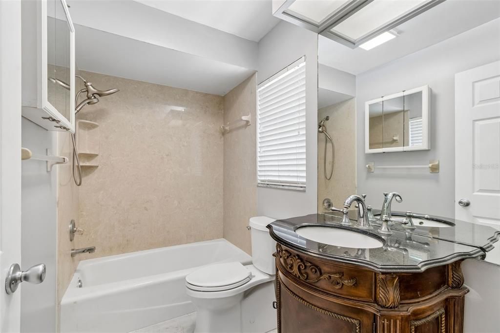 For Sale: $850,000 (5 beds, 4 baths, 3237 Square Feet)