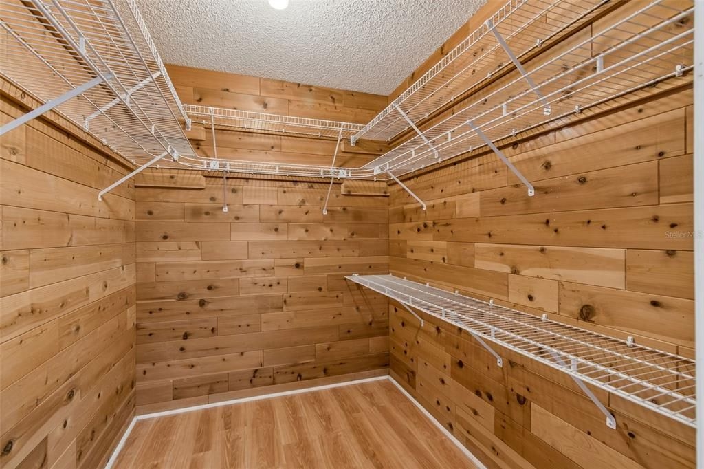 For Sale: $850,000 (5 beds, 4 baths, 3237 Square Feet)