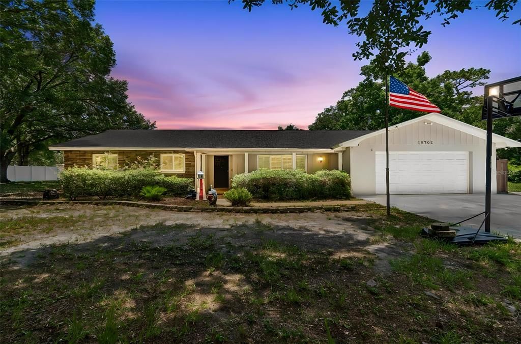 For Sale: $850,000 (5 beds, 4 baths, 3237 Square Feet)