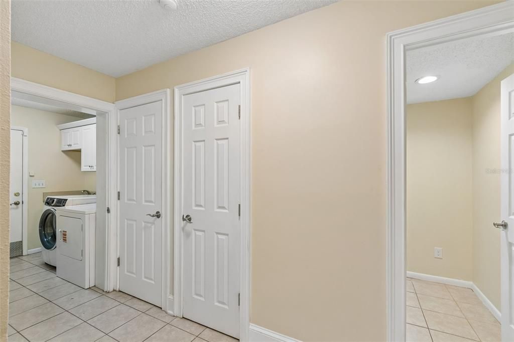 For Sale: $850,000 (5 beds, 4 baths, 3237 Square Feet)