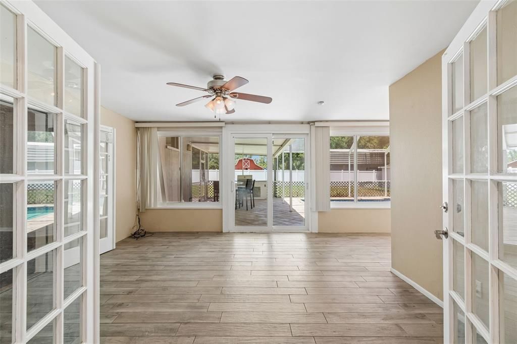 For Sale: $850,000 (5 beds, 4 baths, 3237 Square Feet)