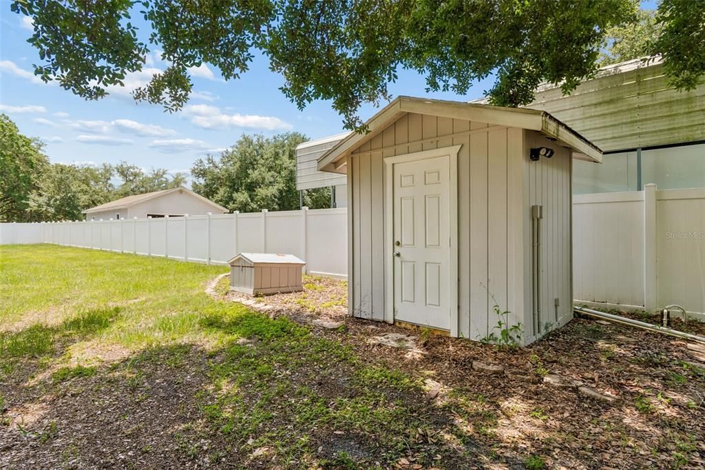 For Sale: $850,000 (5 beds, 4 baths, 3237 Square Feet)