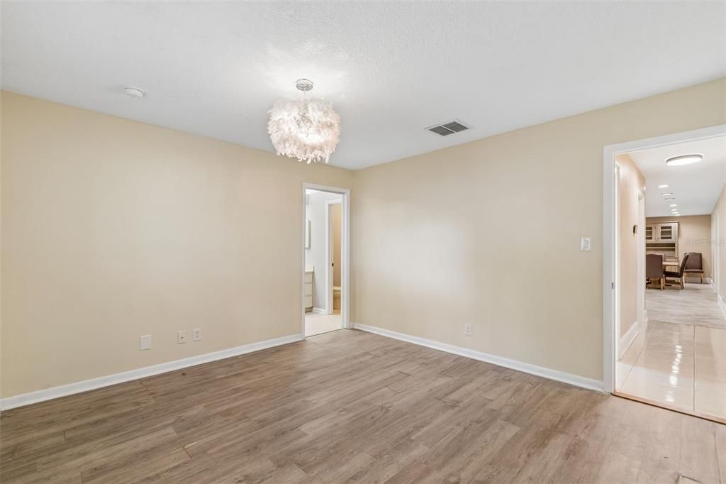 For Sale: $850,000 (5 beds, 4 baths, 3237 Square Feet)