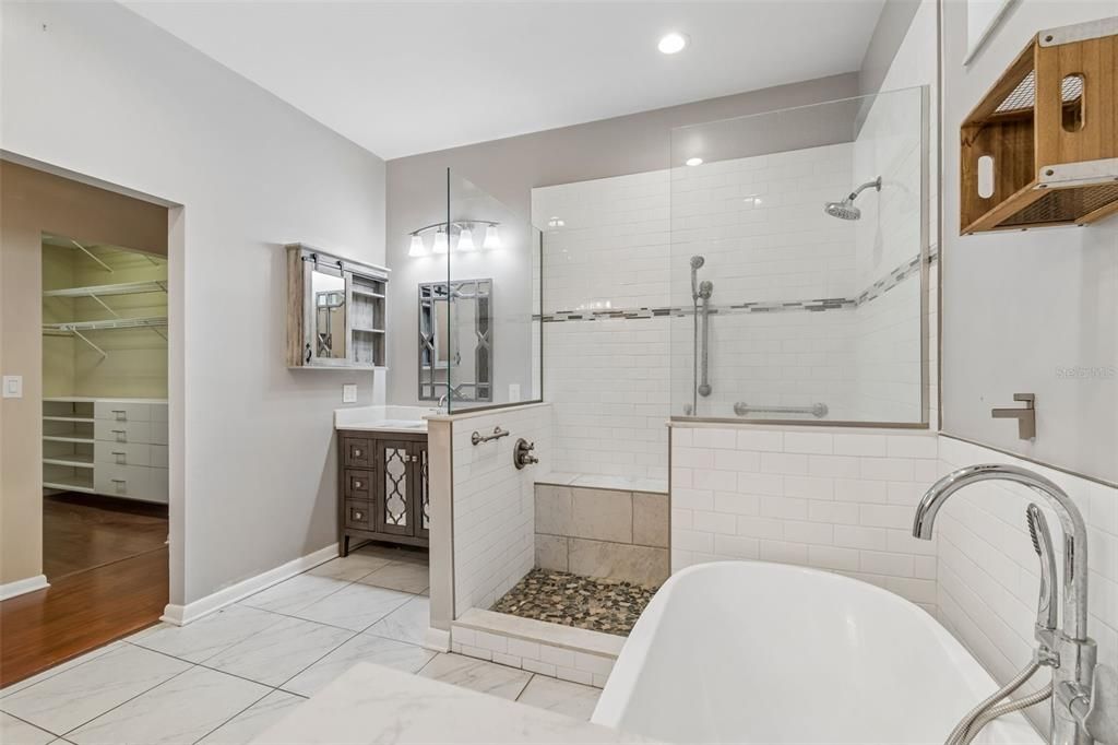 For Sale: $850,000 (5 beds, 4 baths, 3237 Square Feet)