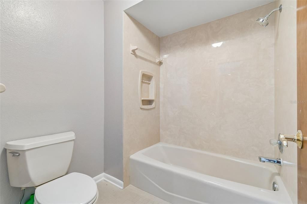 For Sale: $850,000 (5 beds, 4 baths, 3237 Square Feet)