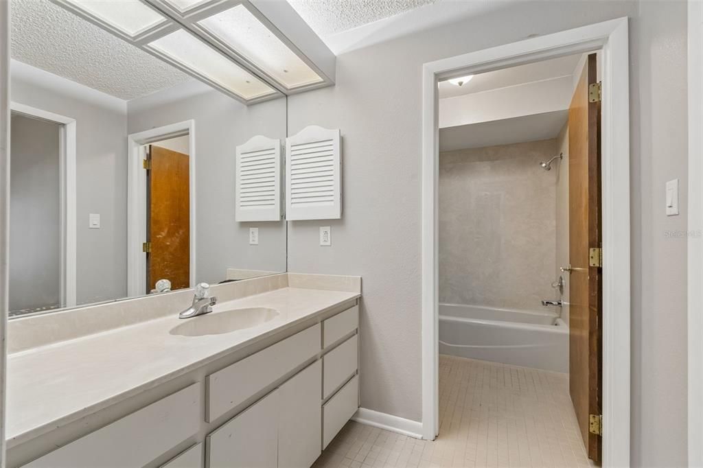 For Sale: $850,000 (5 beds, 4 baths, 3237 Square Feet)