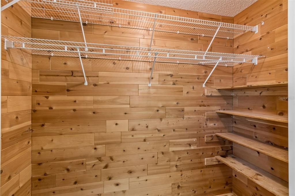 For Sale: $850,000 (5 beds, 4 baths, 3237 Square Feet)