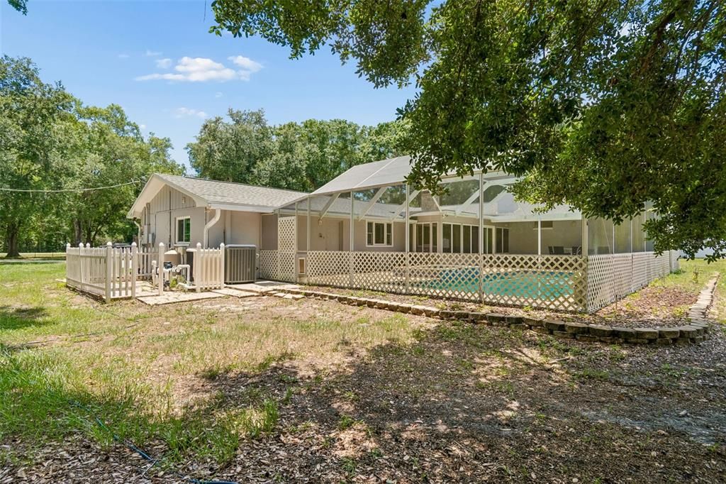 For Sale: $850,000 (5 beds, 4 baths, 3237 Square Feet)