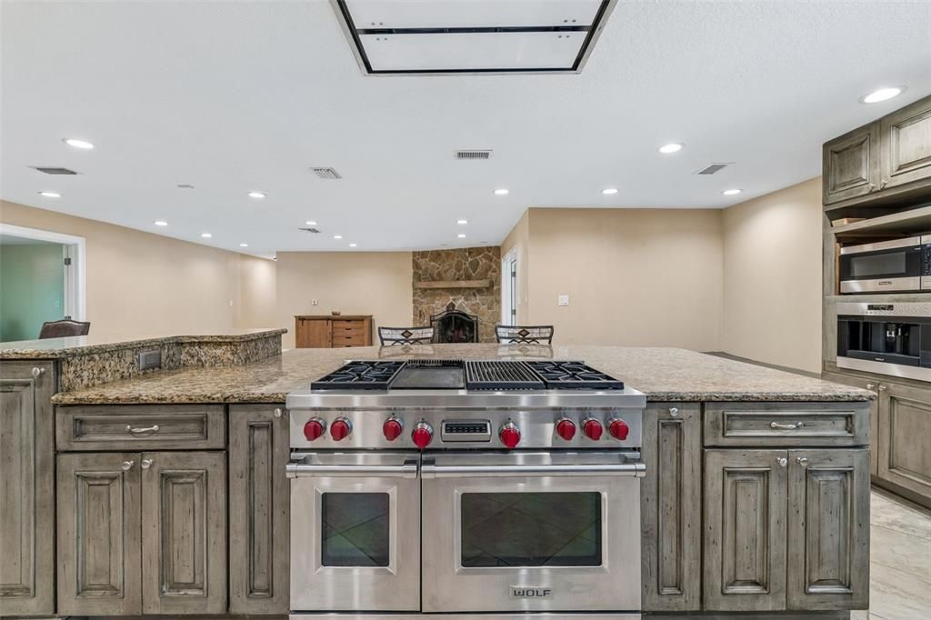 For Sale: $850,000 (5 beds, 4 baths, 3237 Square Feet)