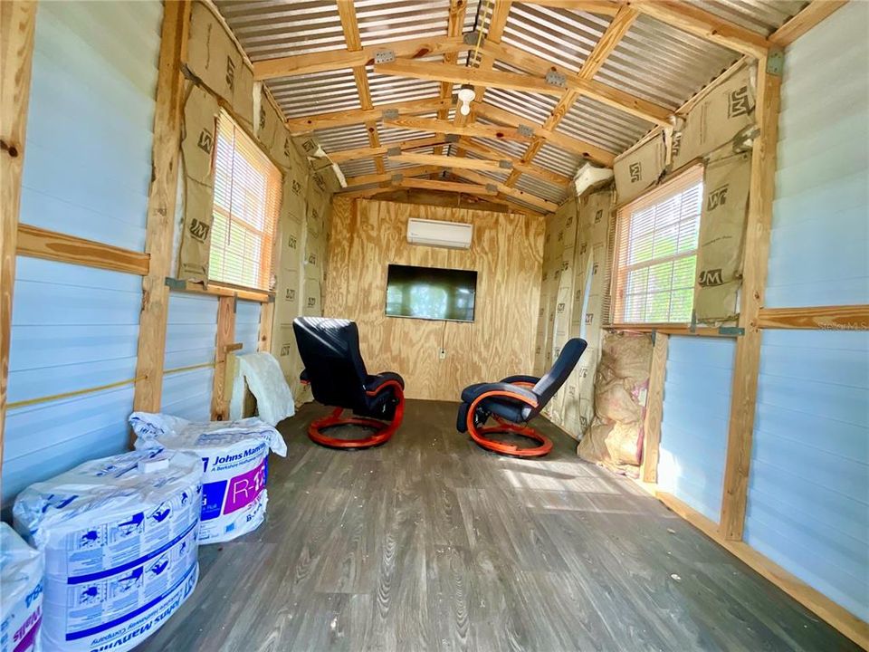 На продажу: $129,900 (0.77 acres)