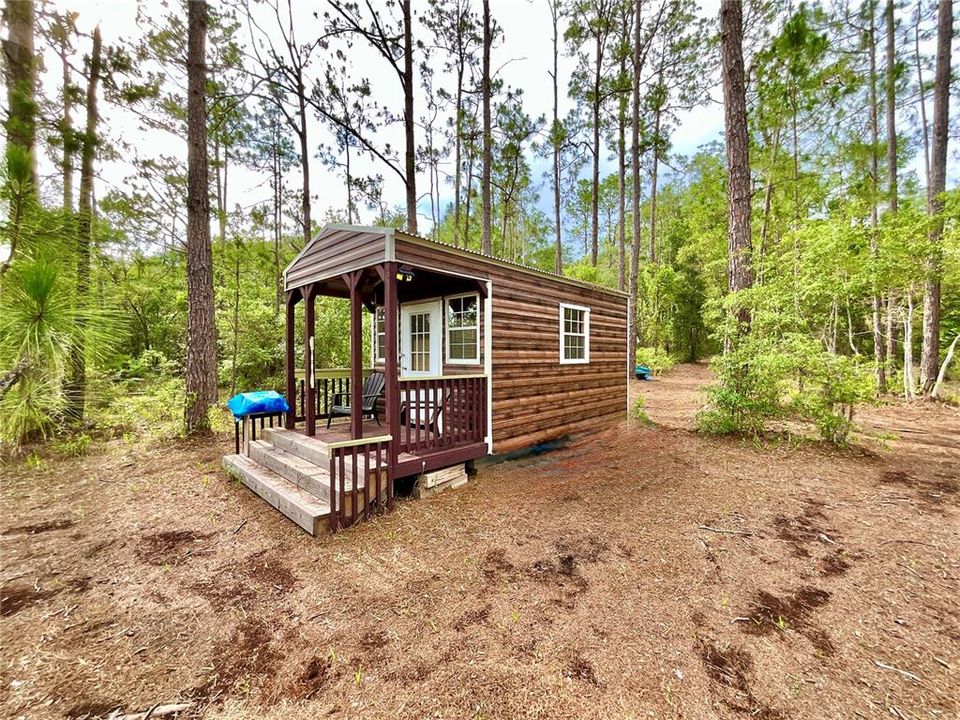 На продажу: $129,900 (0.77 acres)