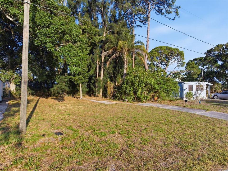 На продажу: $185,999 (0.12 acres)