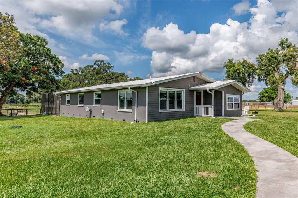 For Sale: $3,999,999 (7 beds, 5 baths, 3400 Square Feet)