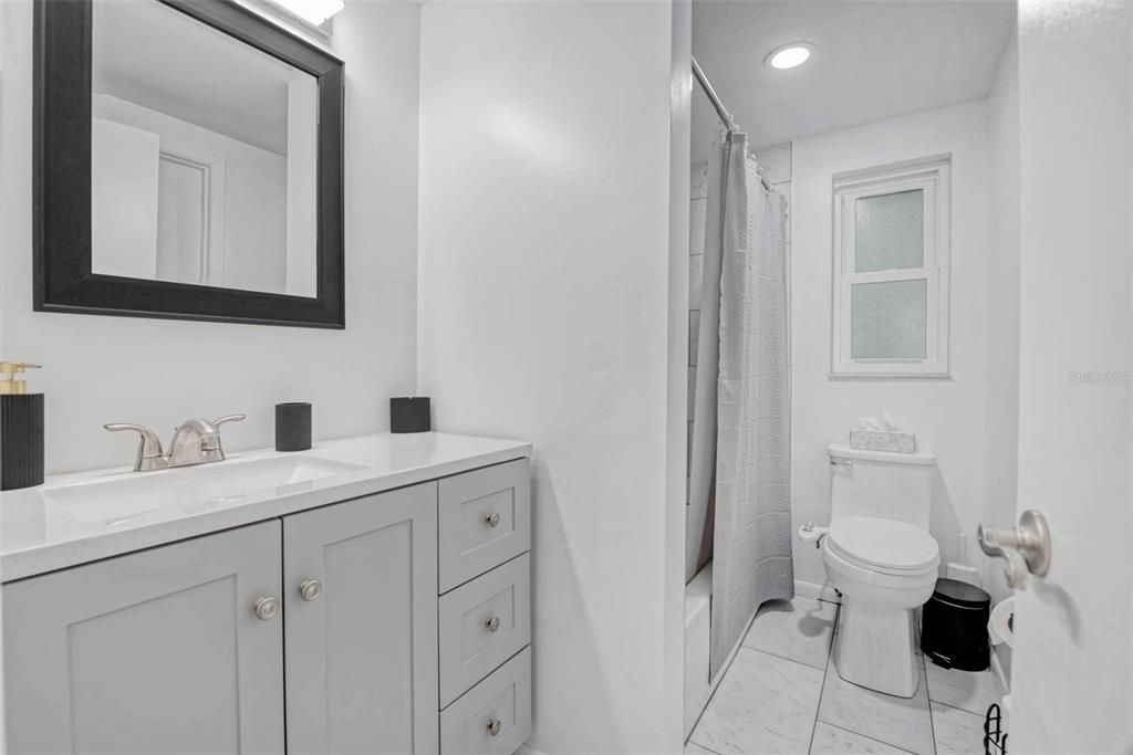For Rent: $2,995 (2 beds, 2 baths, 891 Square Feet)