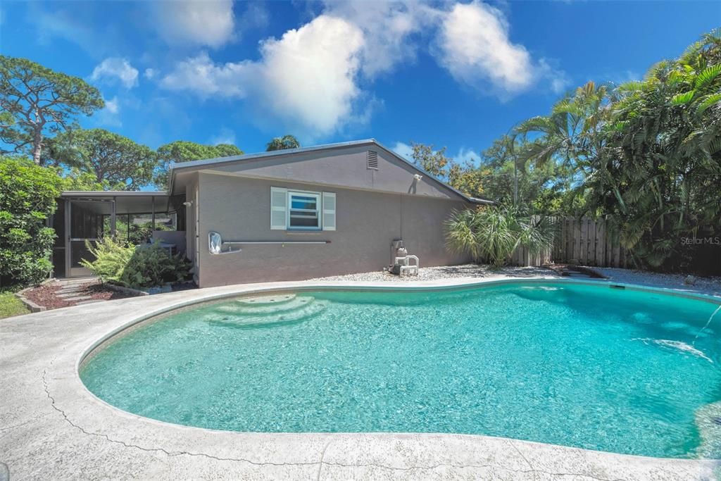 For Rent: $2,995 (2 beds, 2 baths, 891 Square Feet)