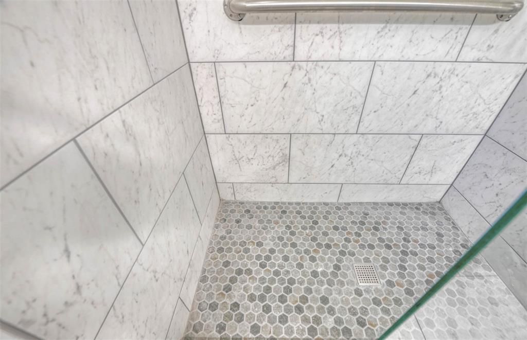 For Rent: $2,995 (2 beds, 2 baths, 891 Square Feet)