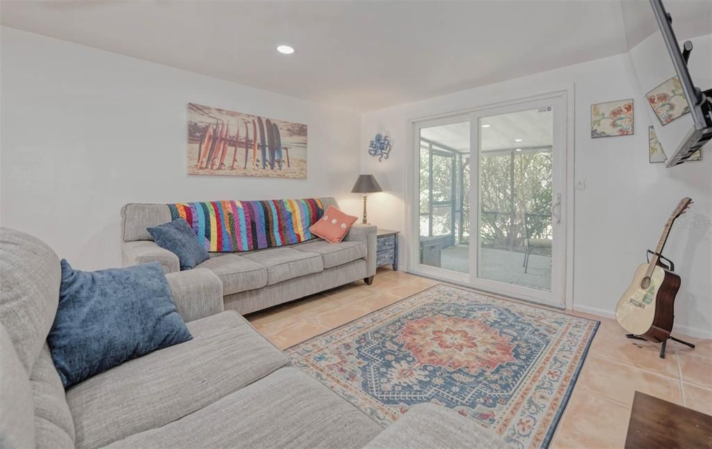 For Rent: $2,995 (2 beds, 2 baths, 891 Square Feet)