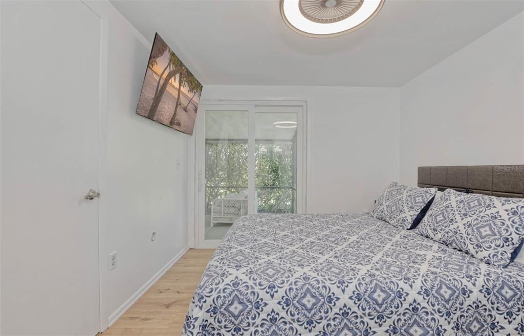 For Rent: $2,995 (2 beds, 2 baths, 891 Square Feet)