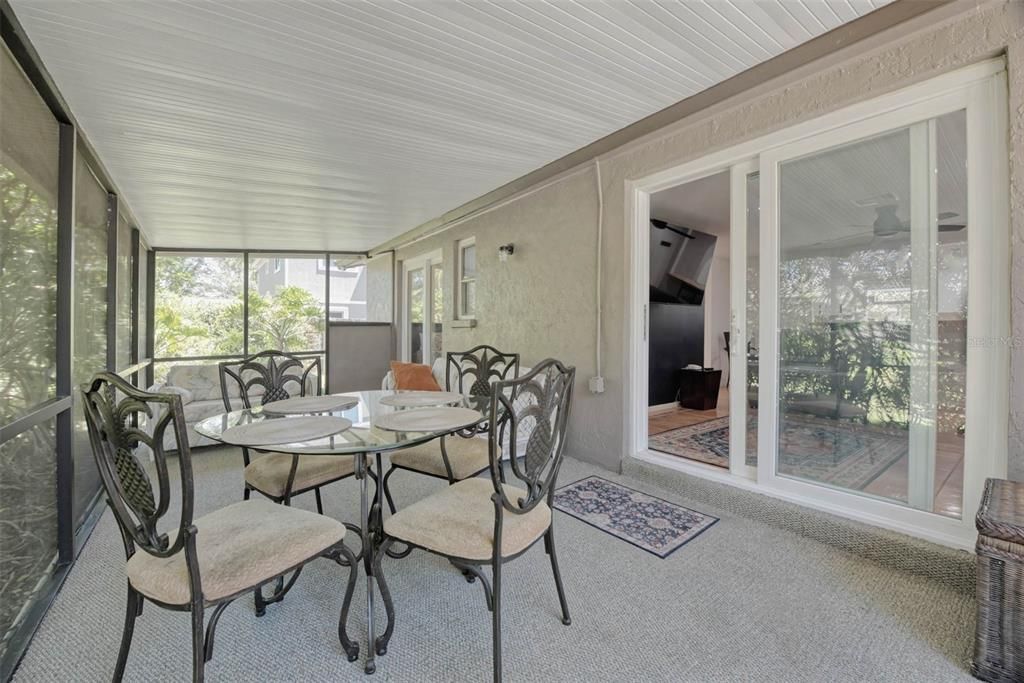 For Rent: $2,995 (2 beds, 2 baths, 891 Square Feet)