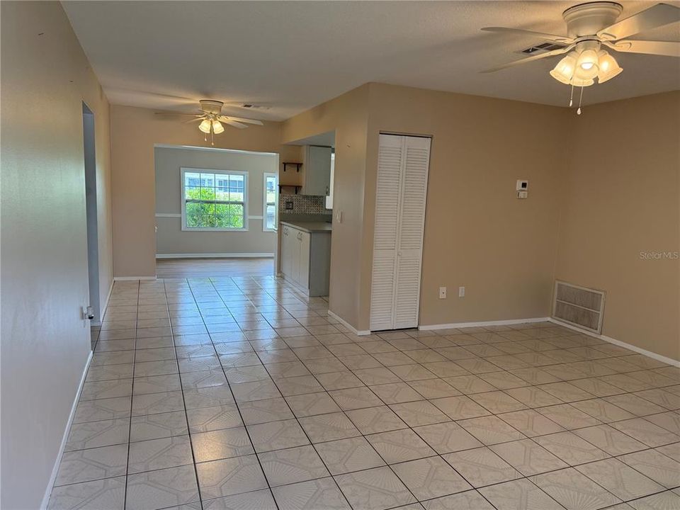 For Rent: $1,850 (3 beds, 1 baths, 1586 Square Feet)