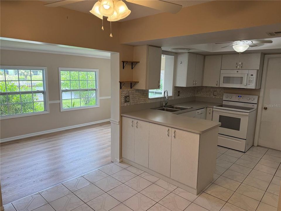 For Rent: $1,850 (3 beds, 1 baths, 1586 Square Feet)