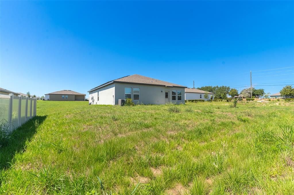 На продажу: $319,500 (3 спален, 2 ванн, 1427 Квадратных фут)