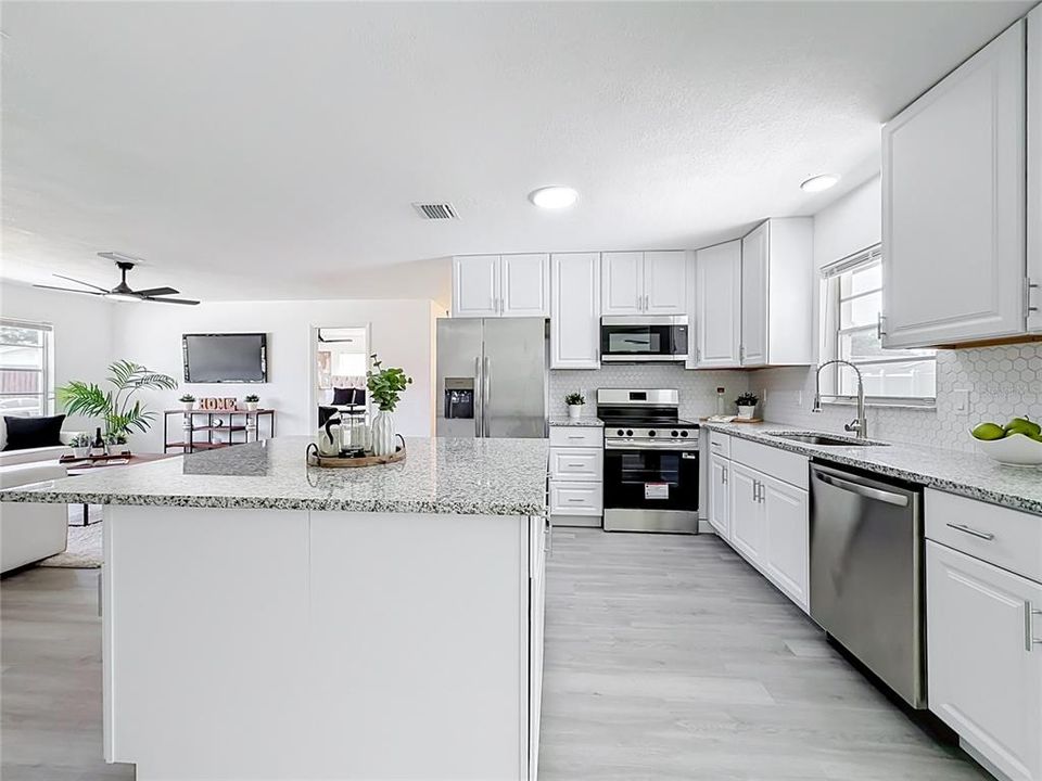 En Venta: $445,000 (4 camas, 2 baños, 1712 Pies cuadrados)