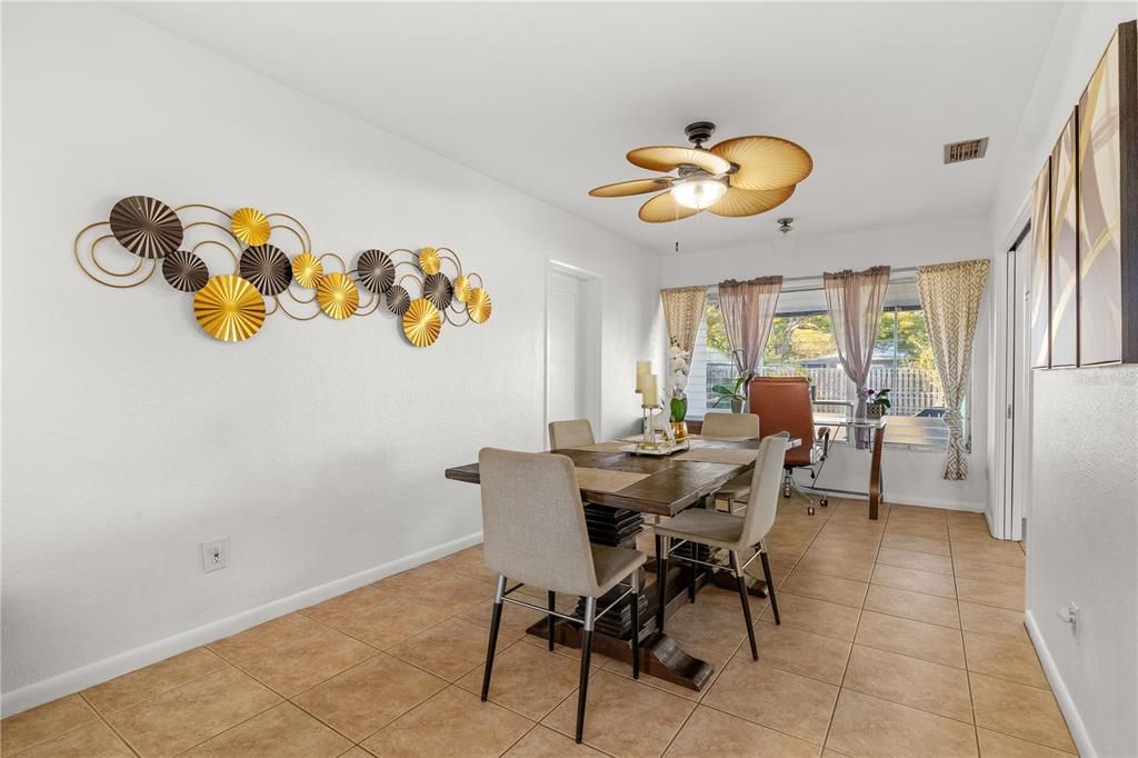En Venta: $345,000 (2 camas, 1 baños, 1114 Pies cuadrados)