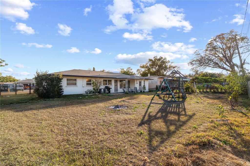 En Venta: $345,000 (2 camas, 1 baños, 1114 Pies cuadrados)