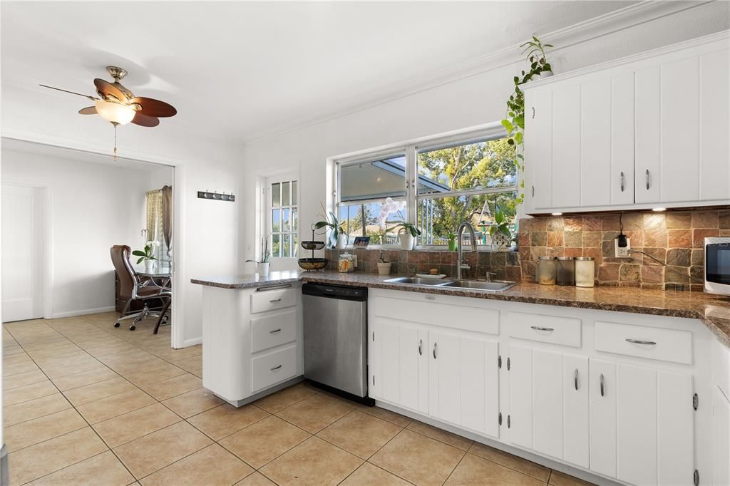 En Venta: $345,000 (2 camas, 1 baños, 1114 Pies cuadrados)