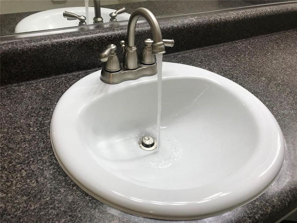 For Rent: $1,600 (1 beds, 1 baths, 685 Square Feet)