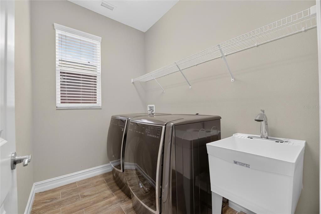 For Sale: $825,000 (4 beds, 3 baths, 2821 Square Feet)
