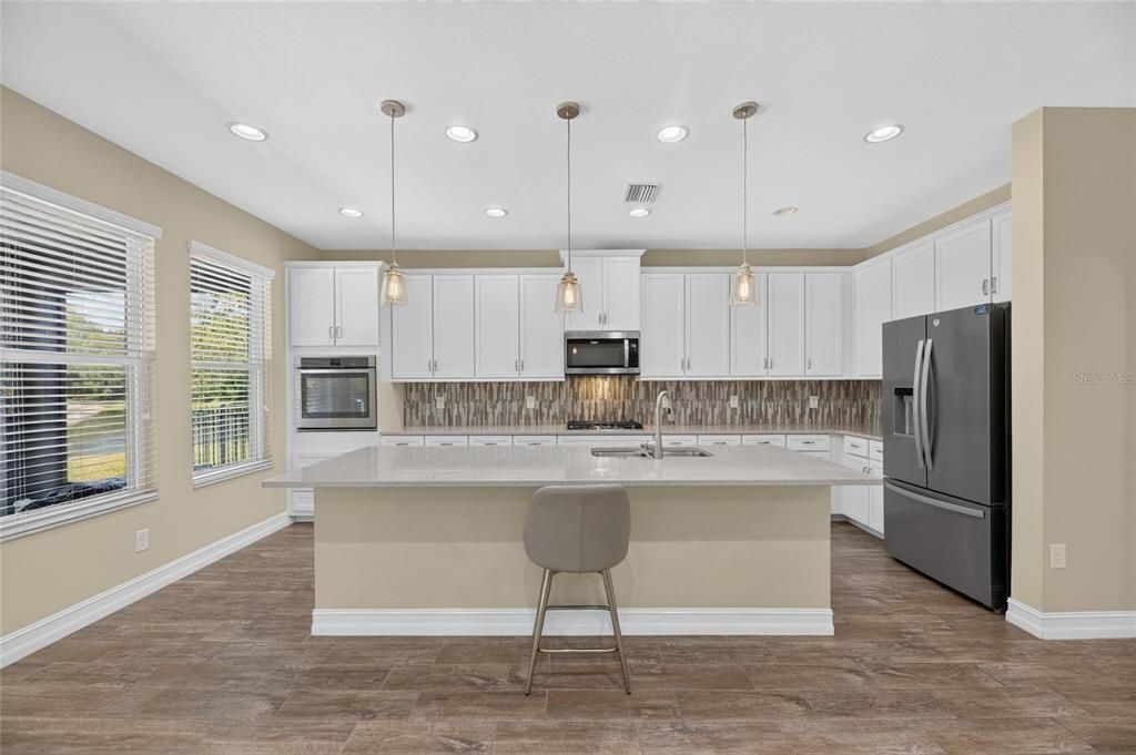 For Sale: $825,000 (4 beds, 3 baths, 2821 Square Feet)