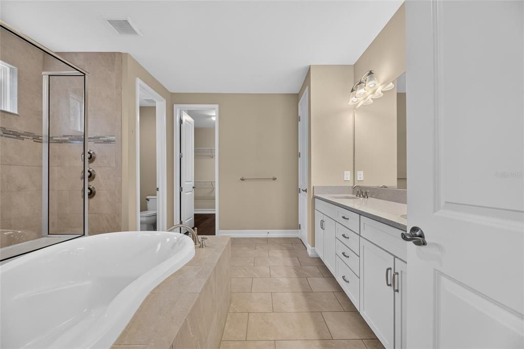 For Sale: $825,000 (4 beds, 3 baths, 2821 Square Feet)