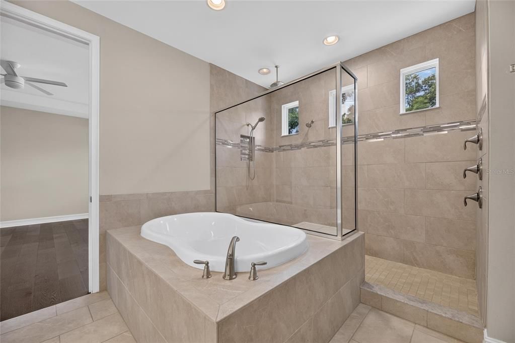 For Sale: $825,000 (4 beds, 3 baths, 2821 Square Feet)