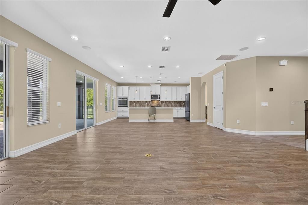 For Sale: $825,000 (4 beds, 3 baths, 2821 Square Feet)