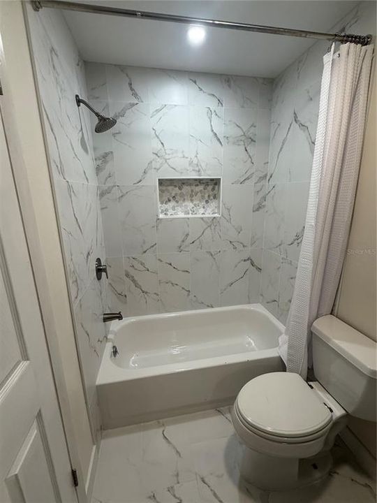 На продажу: $409,000 (3 спален, 2 ванн, 1570 Квадратных фут)
