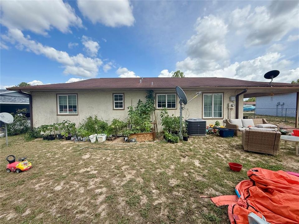 For Sale: $179,900 (3 beds, 2 baths, 1275 Square Feet)