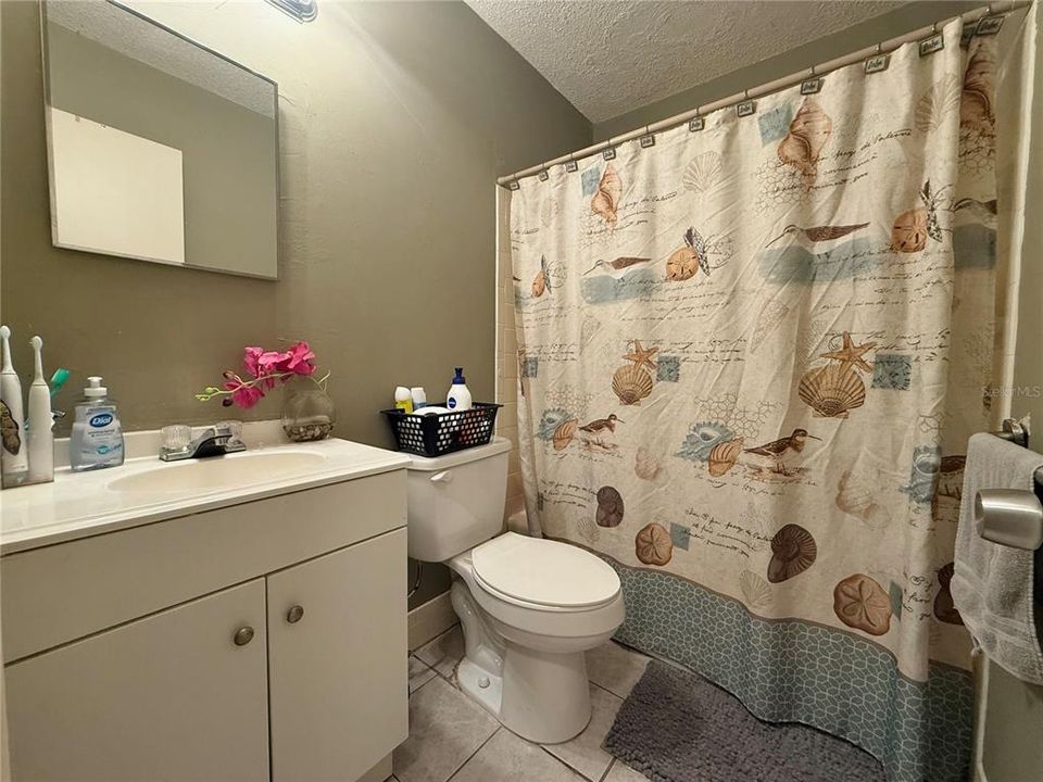 For Sale: $179,900 (3 beds, 2 baths, 1275 Square Feet)