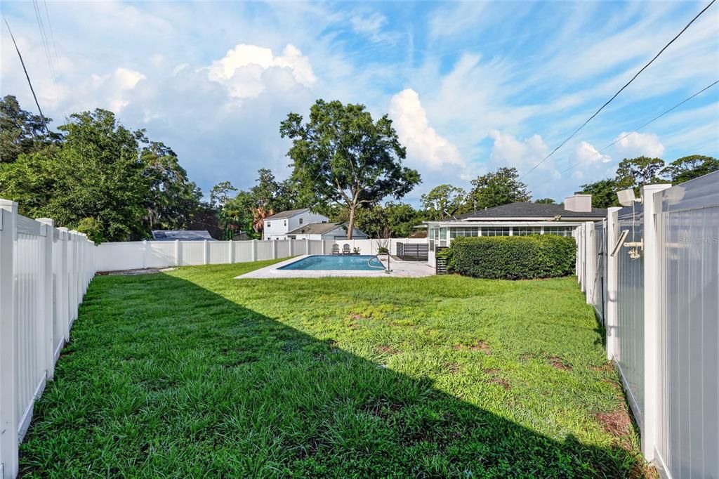 For Sale: $259,900 (2 beds, 1 baths, 1170 Square Feet)