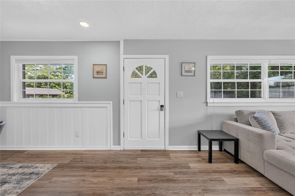 For Sale: $259,900 (2 beds, 1 baths, 1170 Square Feet)