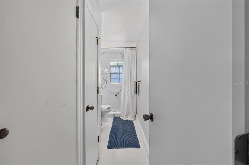 For Sale: $259,900 (2 beds, 1 baths, 1170 Square Feet)