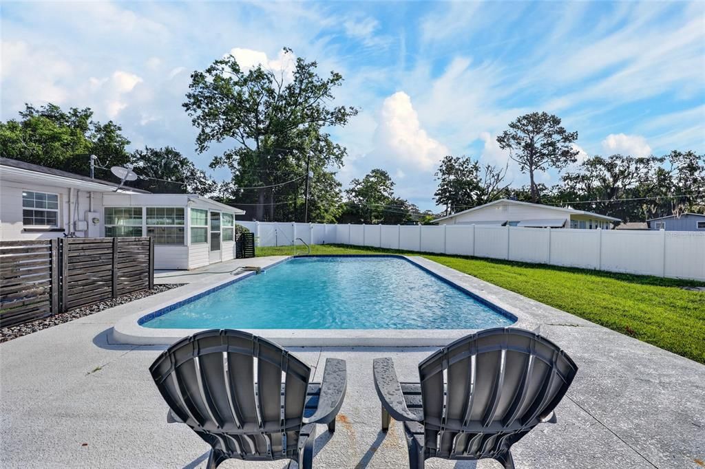 For Sale: $259,900 (2 beds, 1 baths, 1170 Square Feet)